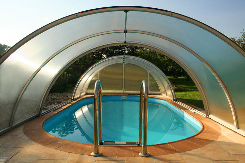 Pool in the greenhouse