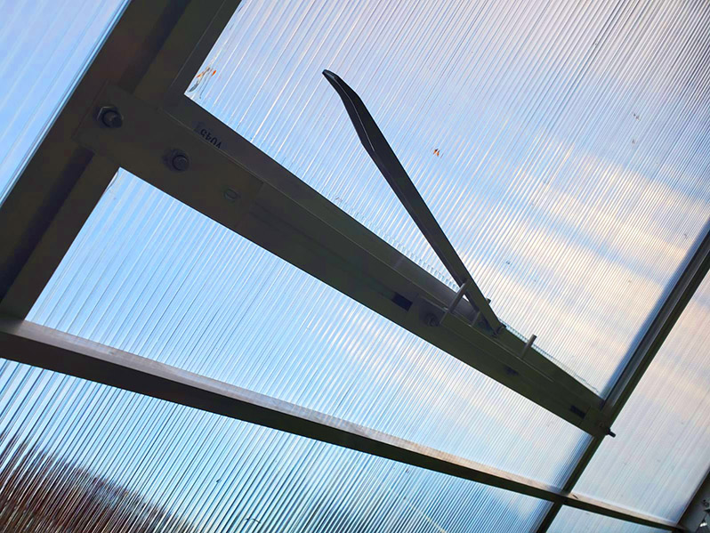 Winter Greenhouse Care: Ventilating When It’s Cold